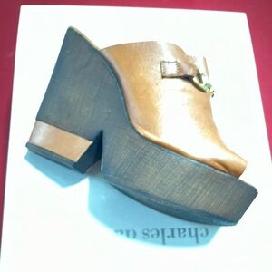 Charles David Leather Clog 👠👠👠